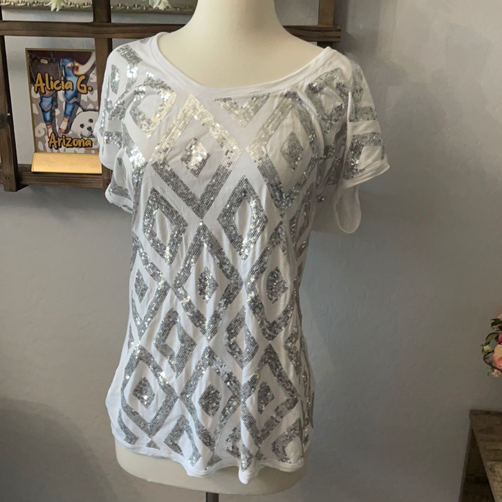 Cute shimmer silver INC ladies top nwot